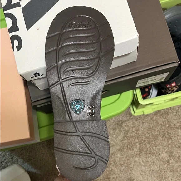 Ariat Brown Boots with Turquoise Accents - Picture 4 of 5